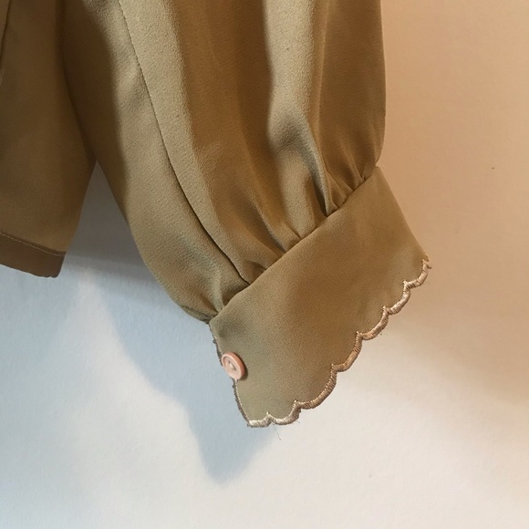 Vintage Blouse with Unique Embroidery - Picture 4 of 4